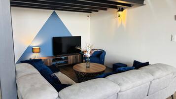 Télévision, cheminée