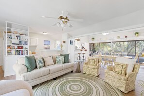 Signature Cottage, 3 Bedrooms, Patio | Living room