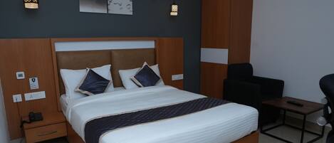 Classic Double Room, City View | Egyptian cotton sheets, premium bedding, down comforters