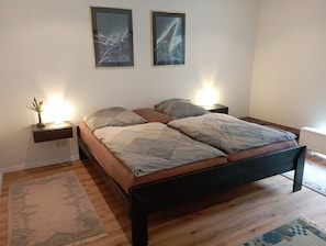 2 chambres, fer et planche à repasser, Wi-Fi gratuit, draps fournis