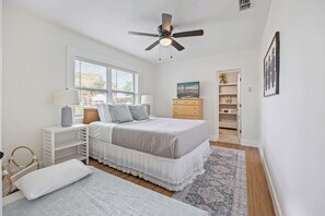 3 quartos, ferros/tábuas de passar roupa, Wi-Fi, roupa de cama