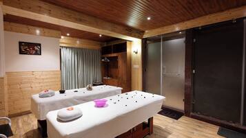 Couples treatment room(s), steam room