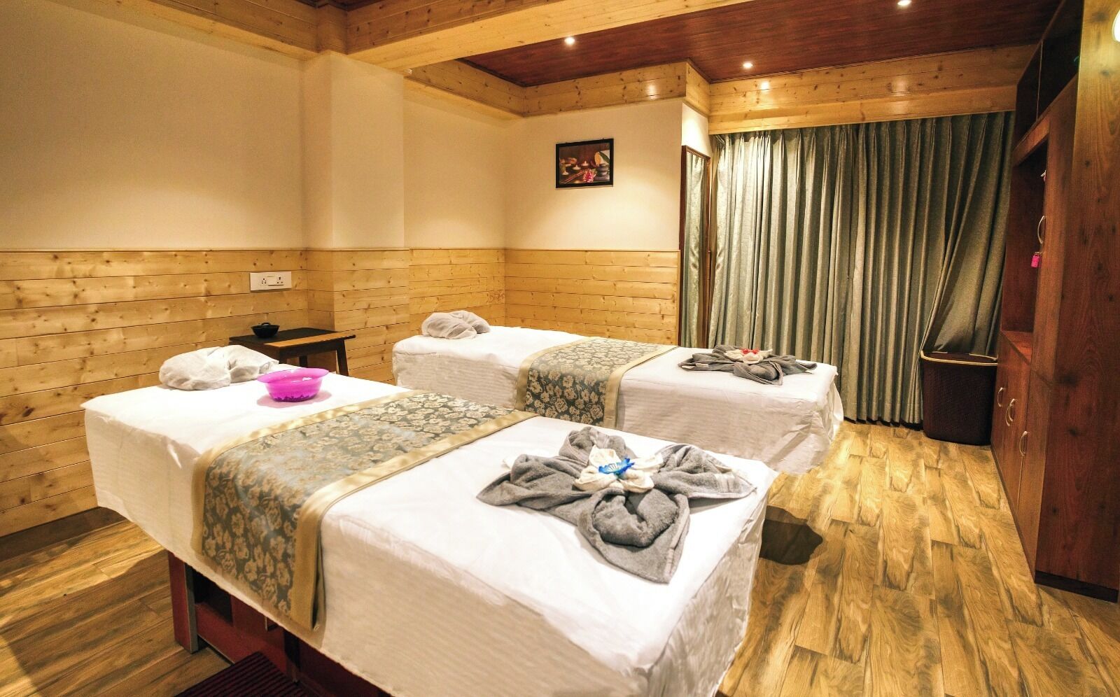 双人护理室、湿蒸房