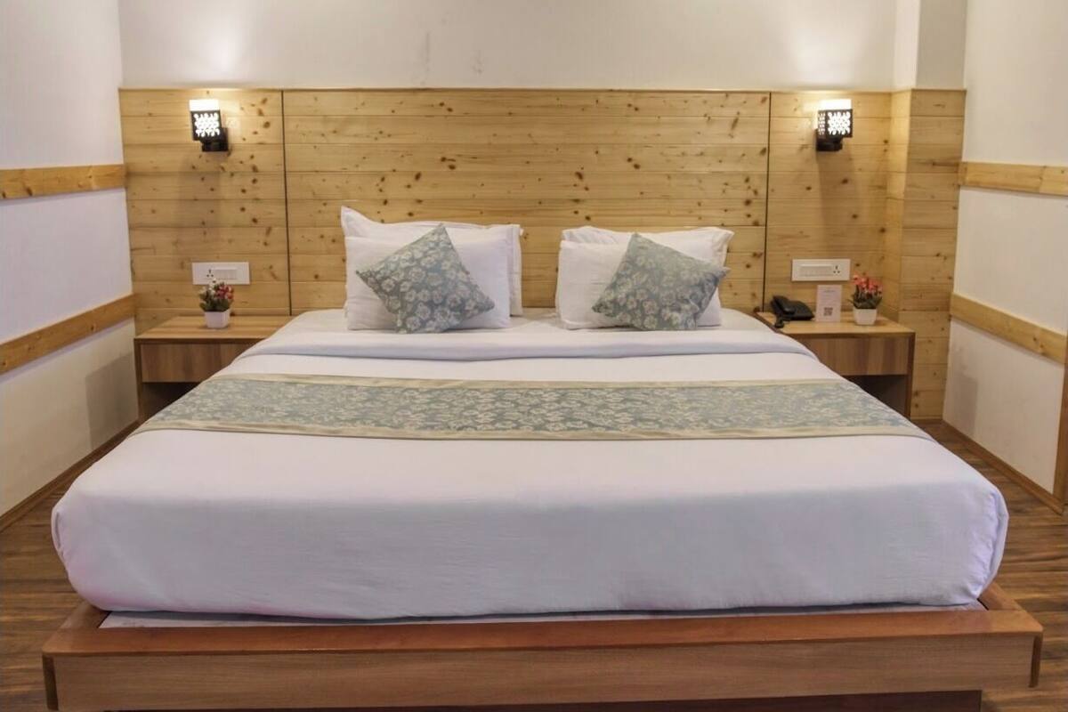 Standard Room | Peti besi dalam bilik, meja, kalis bunyi, seterika/papan seterika 