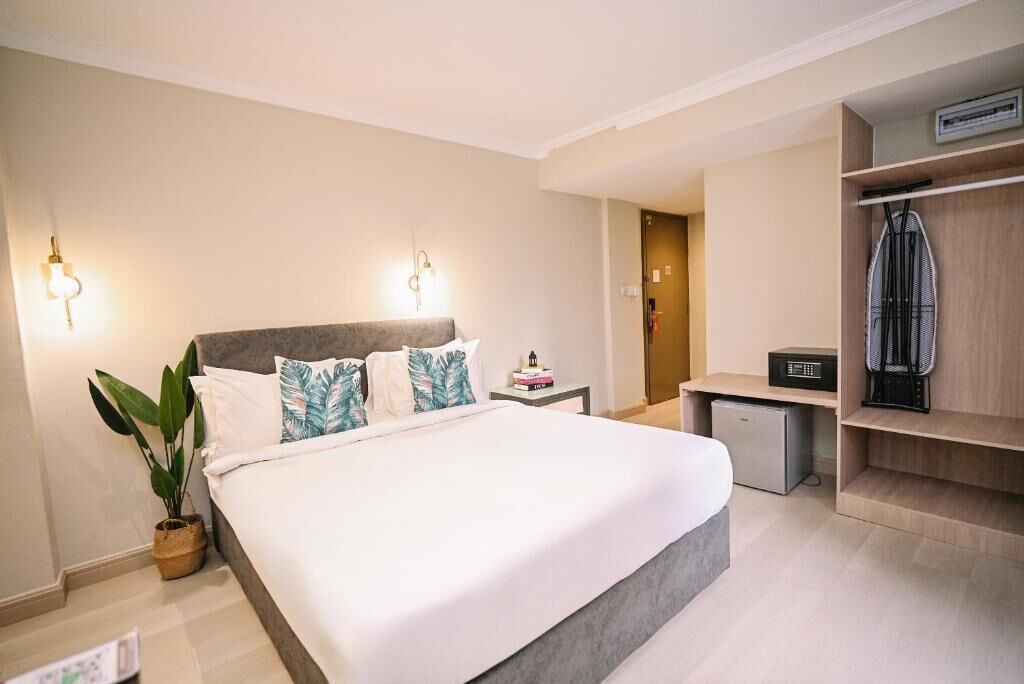 Iron/ironing board, free WiFi