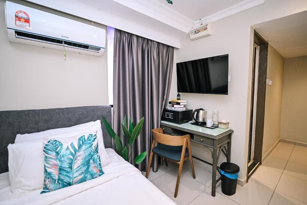 Deluxe Single Room | Iron/ironing board, free WiFi