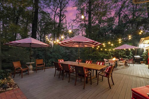 Sweet Home Bama Hideaway–Walk to UA & Bryant-Denny