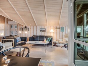 Tv och eldstad