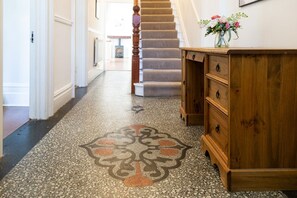 Lobby - Seaside 5 Bedroom house + Parking + Garden (Southend-on-Sea)