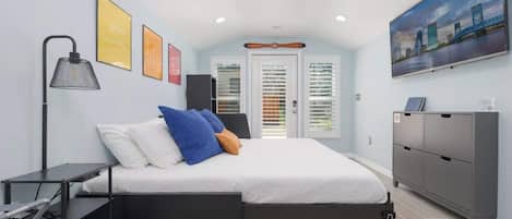 4 bedrooms, iron/ironing board, free WiFi, bed sheets