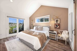 3 bedrooms, desk, iron/ironing board, WiFi