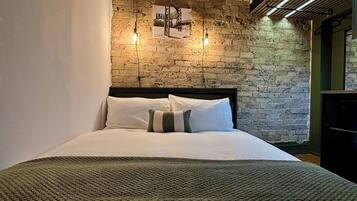 Bügeleisen/Bügelbrett, Reisekinderbett, kostenloses WLAN, Bettwäsche