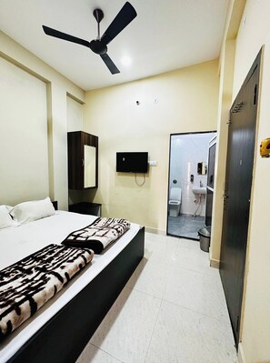 Bộ đồ giường kháng dị ứng, bàn, phòng cách âm 