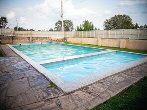 Pool - Hazel's Condo-Elegant 2BR w/ Pool & Gym (Nakuru)