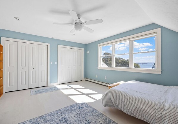 5 dormitoris, planxa i posts de planxar, wifi gratuïta i roba de llit 