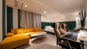 Desk, laptop workspace, free WiFi