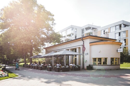 Art & Design Parkview Apartment in Rīga