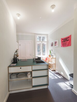 Fridge, oven, stovetop, dishwasher - Art & Design Parkview Apartment in Rīga (Rīga)