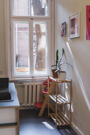 المنشأة من الداخل