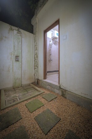 Shower, free toiletries, hair dryer, slippers