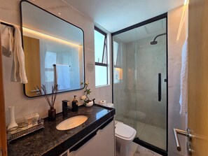 Exclusive Apartment | Bathroom | Free toiletries, towels, soap, shampoo - Makia Resort Muro Alto by BLU stay (Ipojuca)