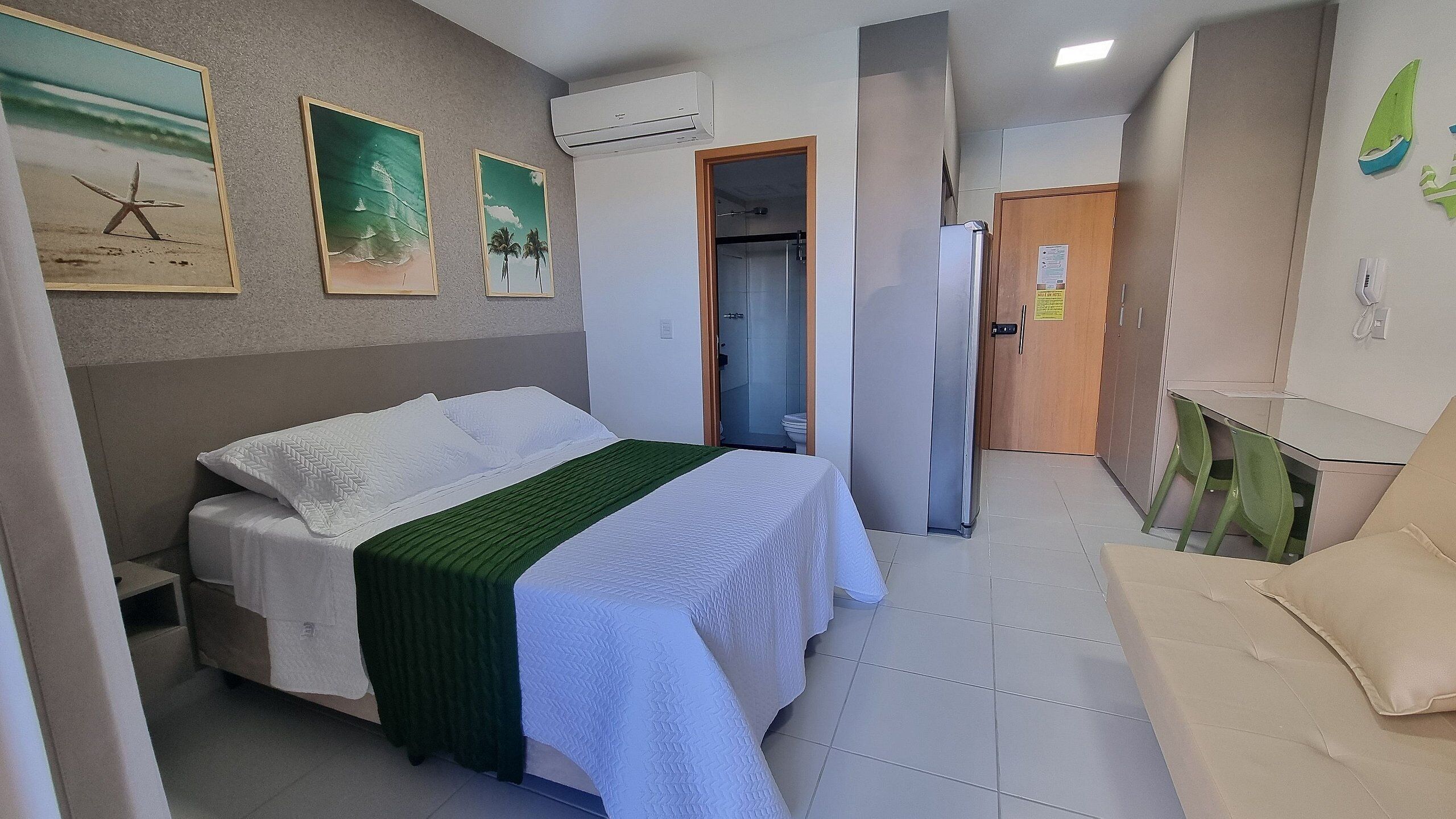 Deluxe Apartment | Free WiFi