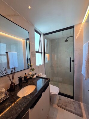 尊爵公寓 | 浴室 | 免費盥洗用品、毛巾、肥皂、洗髮精