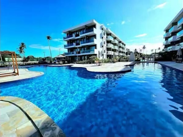 3 piscinas al aire libre
