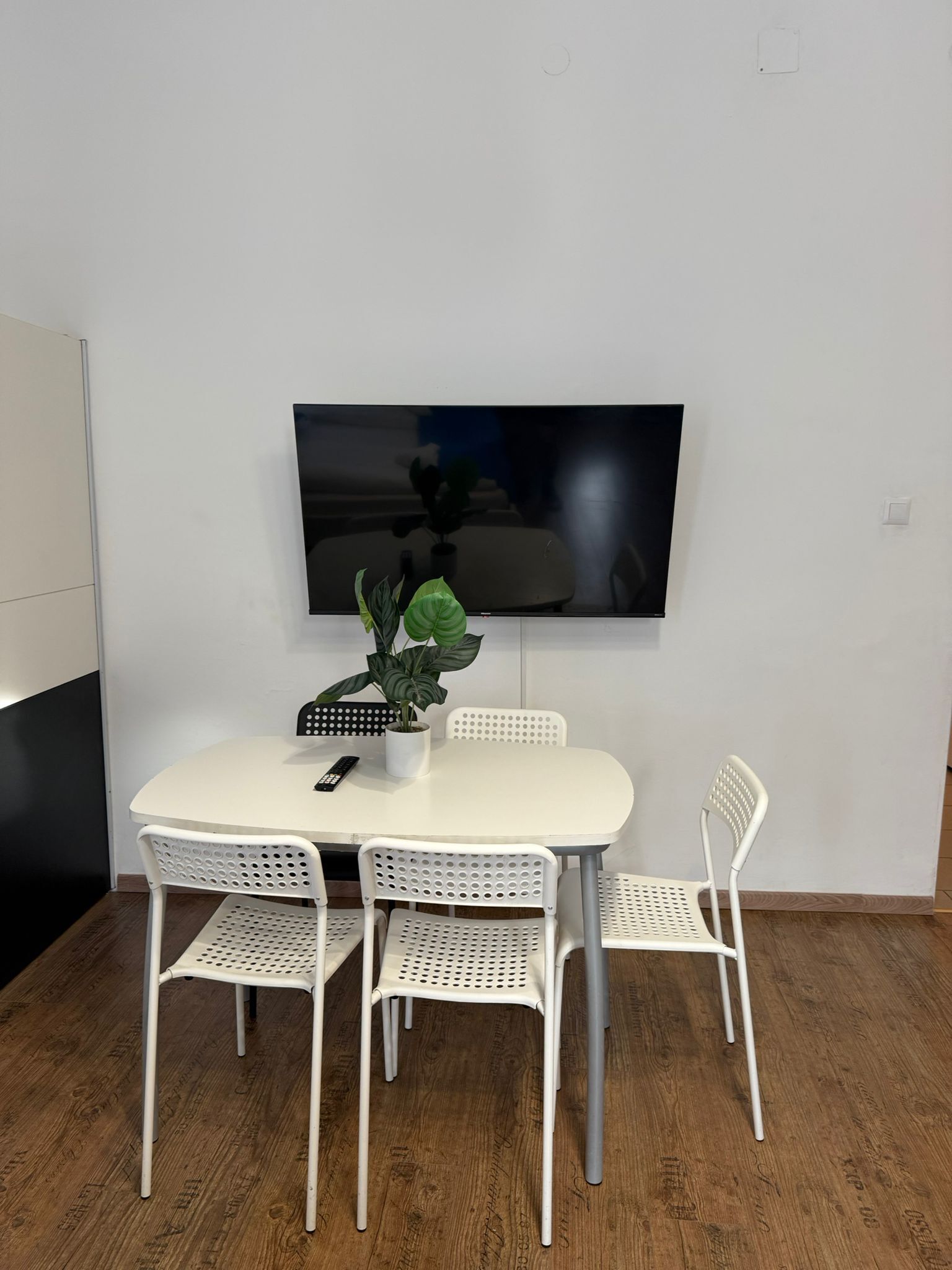 Iron/ironing board, free WiFi