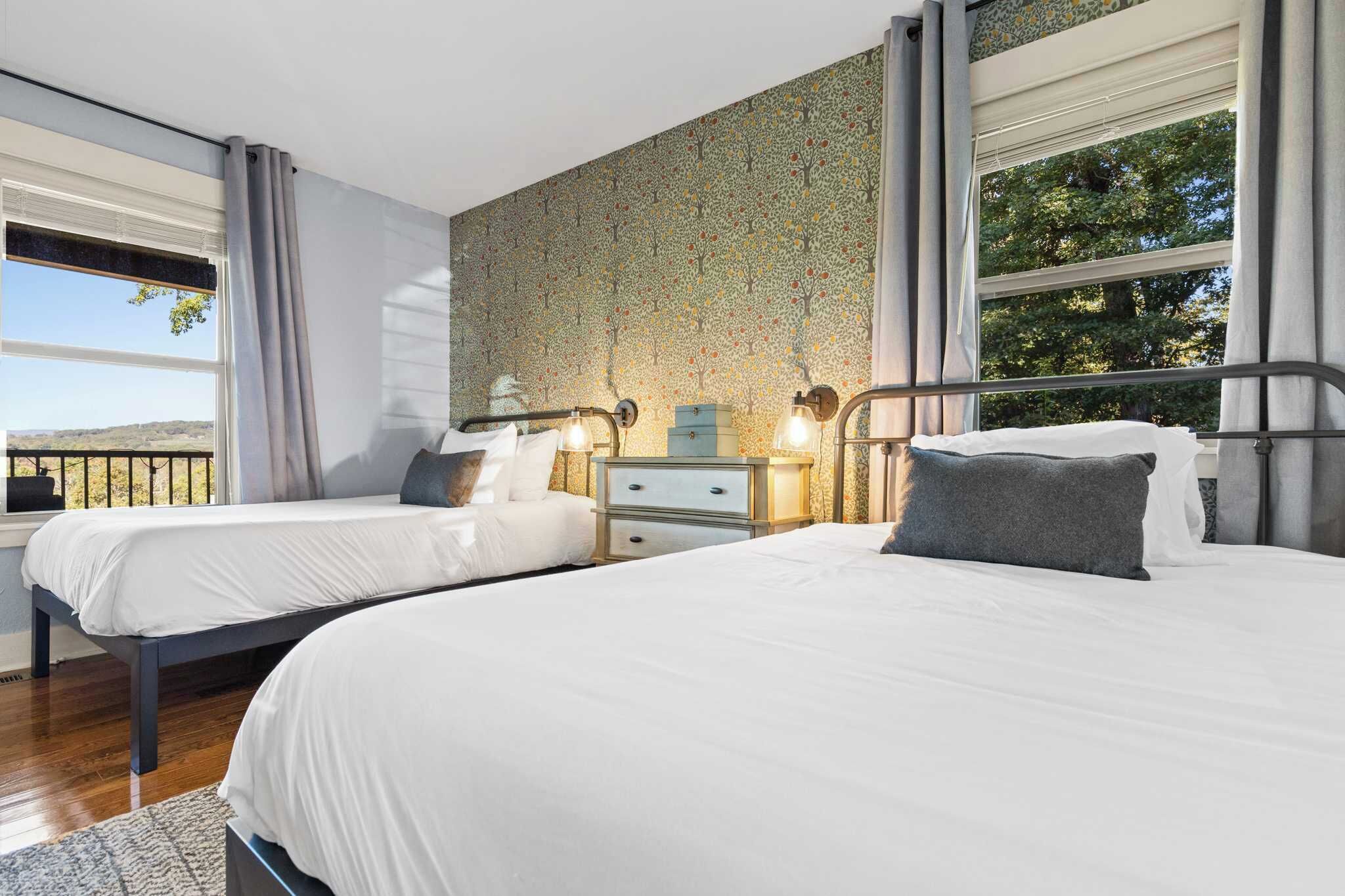 4 makuuhuonetta, silitysrauta/-lauta, vauvan matkasänky, Wi-Fi