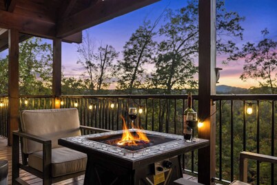 Mountain-View Adventures • Gym, Hot Tub, Fire Pit