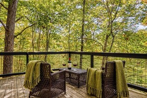 Terrace/patio - The Woodlands in TN, $560 per paid day in Free Attraction Tickets!!! (Sevierville)