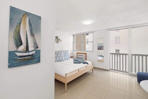 Bügeleisen/Bügelbrett, Reisekinderbett, kostenloses WLAN, Bettwäsche