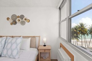 Fer et planche à repasser, lit parapluie, Wi-Fi gratuit, draps fournis