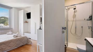 1 camera, ferro/asse da stiro, Wi-Fi, lenzuola