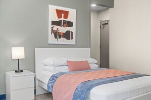 1 غرفة نوم ومكواة/لوح كي وسرير سفر وواي فاي مجانًا