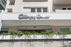 تفاصيل الفندق من الخارج