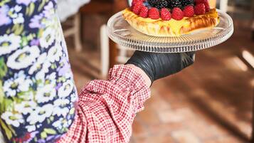 Sudah termasuk sarapan ala kontinental setiap hari