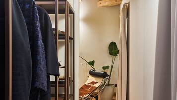 Egyptian cotton sheets, premium bedding, down duvets, pillow-top beds