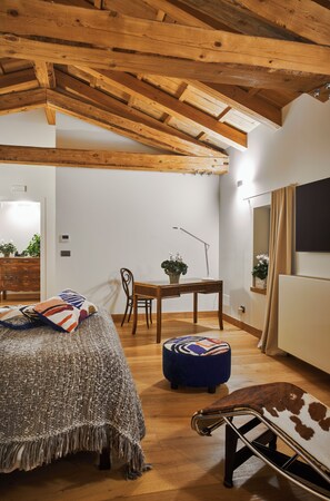 Habitación doble superior, se aceptan mascotas, vista al jardín | Sábanas de algodón egipcio, ropa de cama de alta calidad y edredón