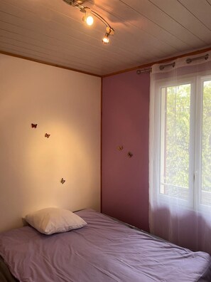 1 bedroom, iron/ironing board, internet, bed sheets - La Villa Hélène 1 (Colombes)
