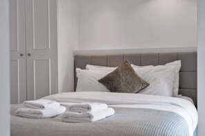 2 bedrooms, iron/ironing board, travel cot, WiFi