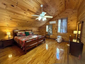 3 bedrooms, desk, free WiFi, bed sheets