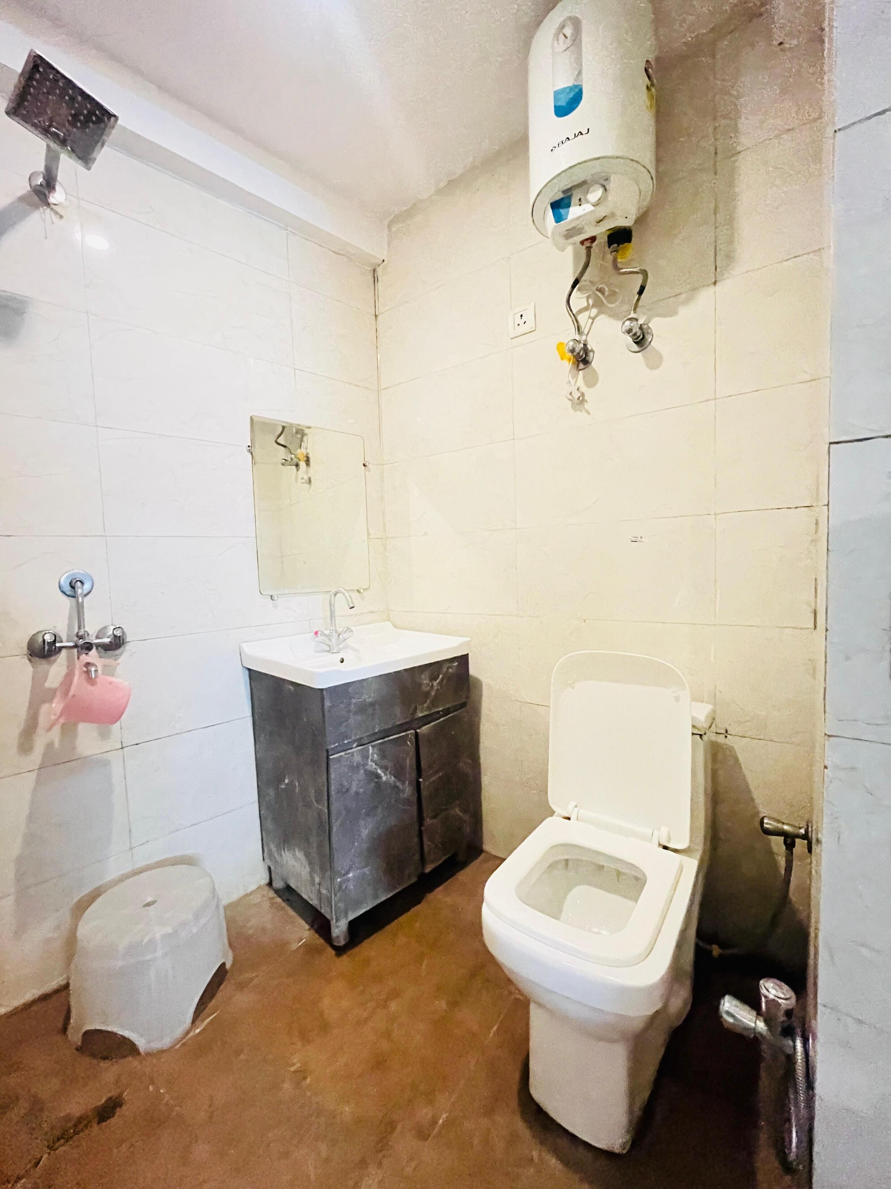 豪華雙人房 | 浴室 | 淋浴設備、提供毛巾、番梘、洗頭水