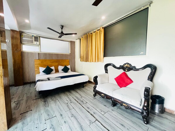 Deluxe Double Room | Free WiFi