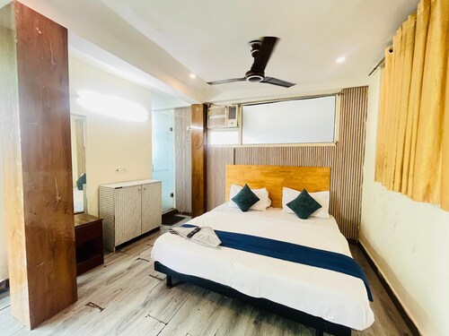 Roomshala Hotel Green Valley