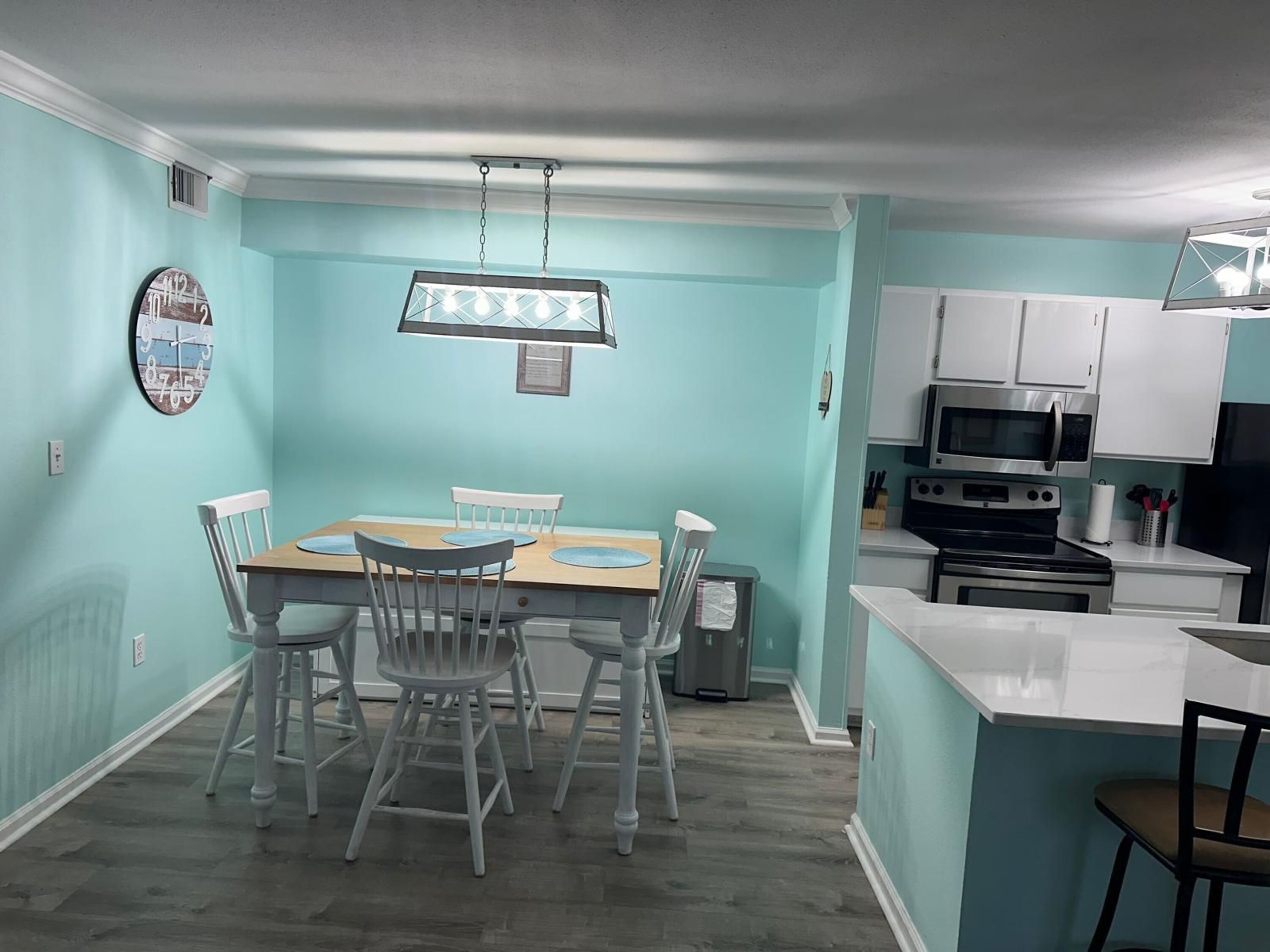 Signature Condo, 1 Bedroom, Patio, Garden View | In-room dining