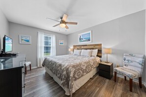 Signature Condo, 3 Bedrooms, Balcony, Garden View | Individually decorated, individually furnished, iron/ironing board