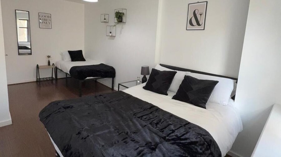 Spacious 3-br Apt in Central, Birmingham