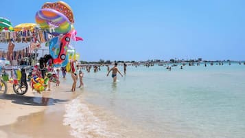 Una spiaggia nelle vicinanze